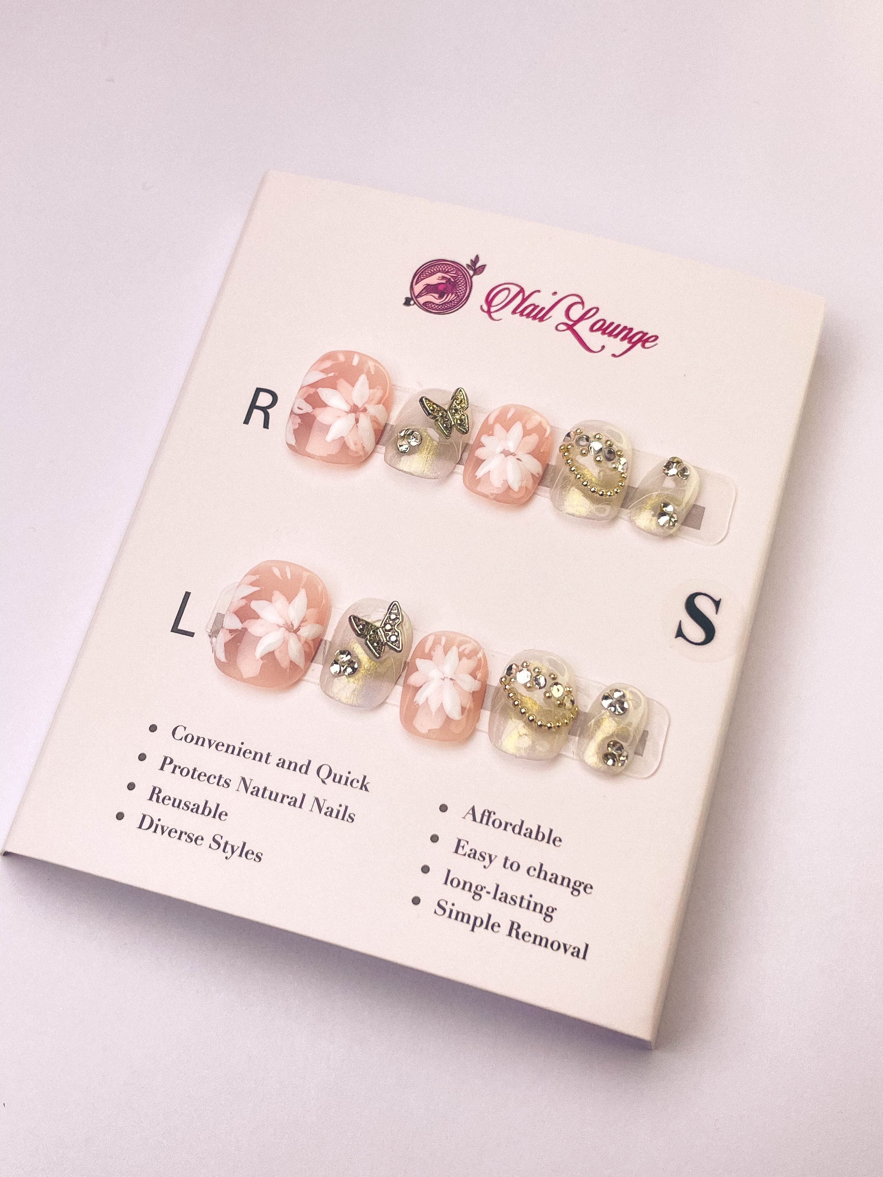 Fingertip Florals Press-On Acrylic Nails – Short Round Shape